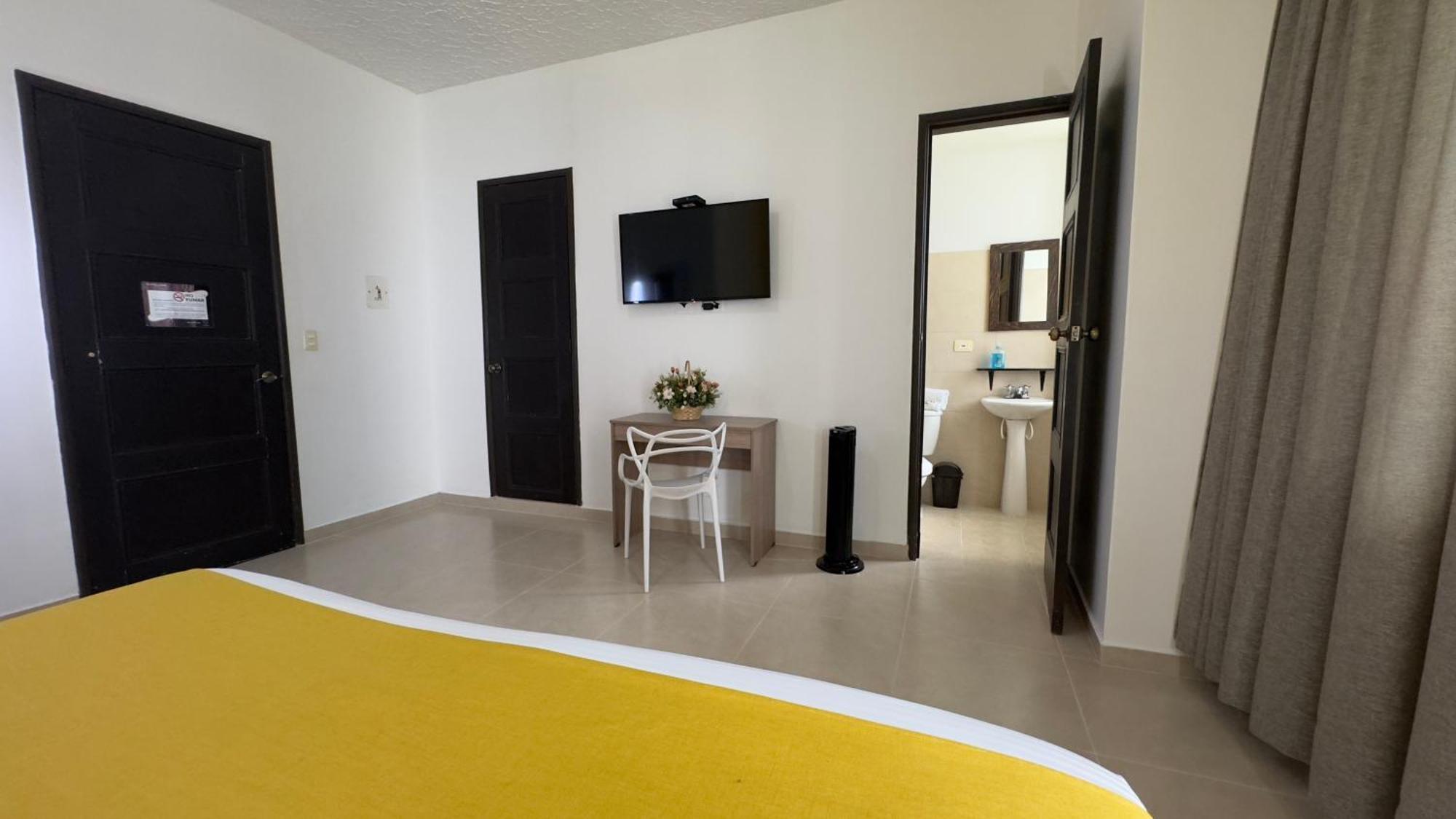 Hotel Cataluna - Soluciones Hoteleras Pereira Buitenkant foto