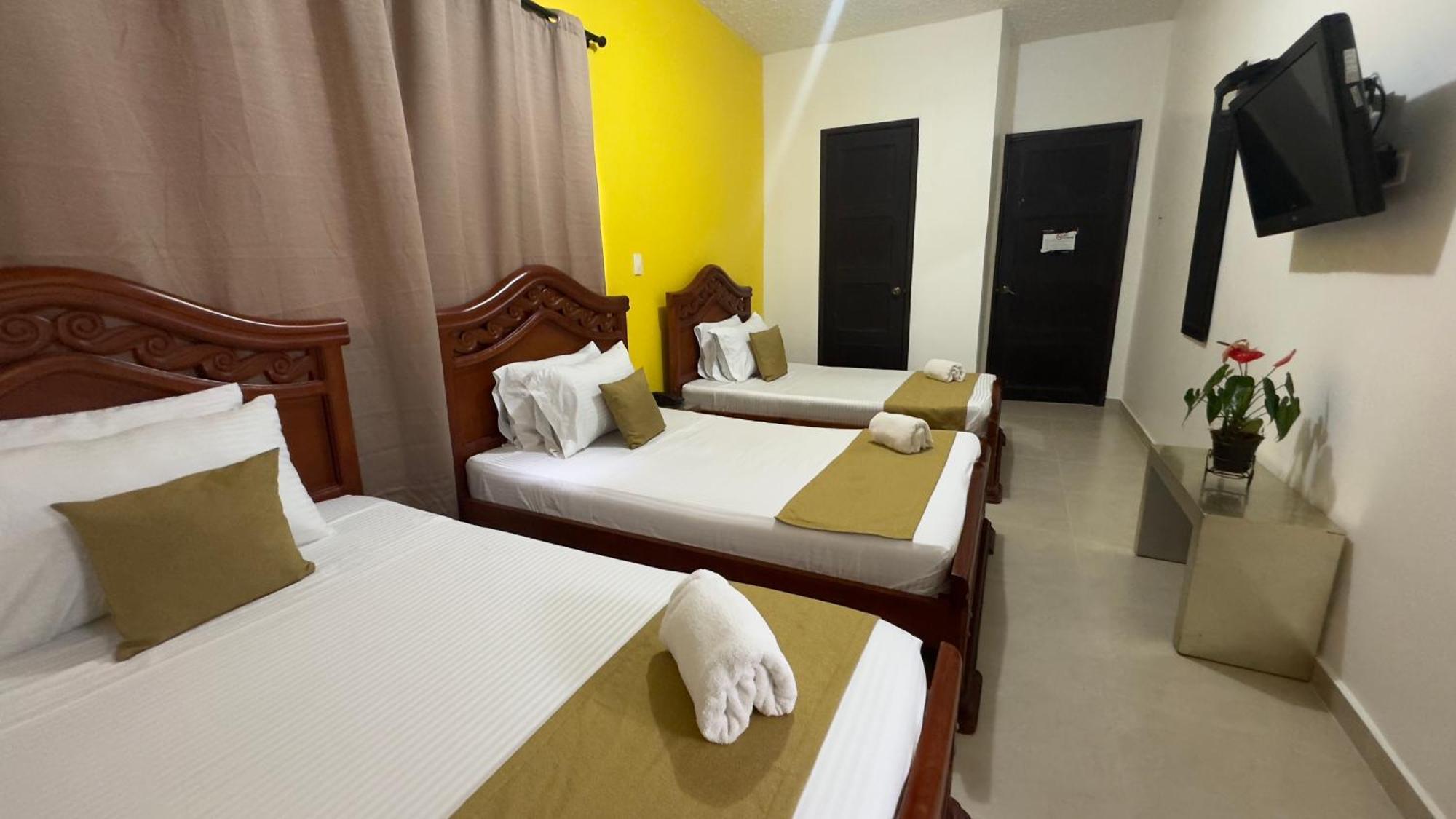 Hotel Cataluna - Soluciones Hoteleras Pereira Buitenkant foto