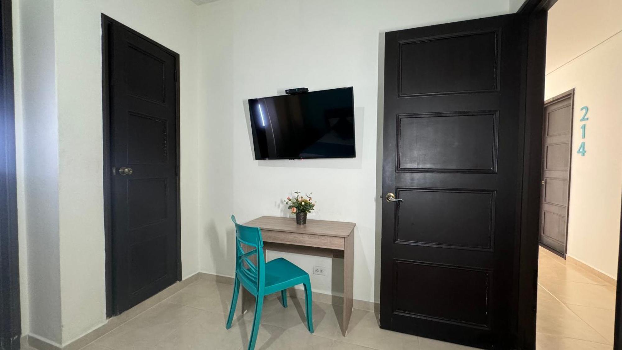 Hotel Cataluna - Soluciones Hoteleras Pereira Buitenkant foto