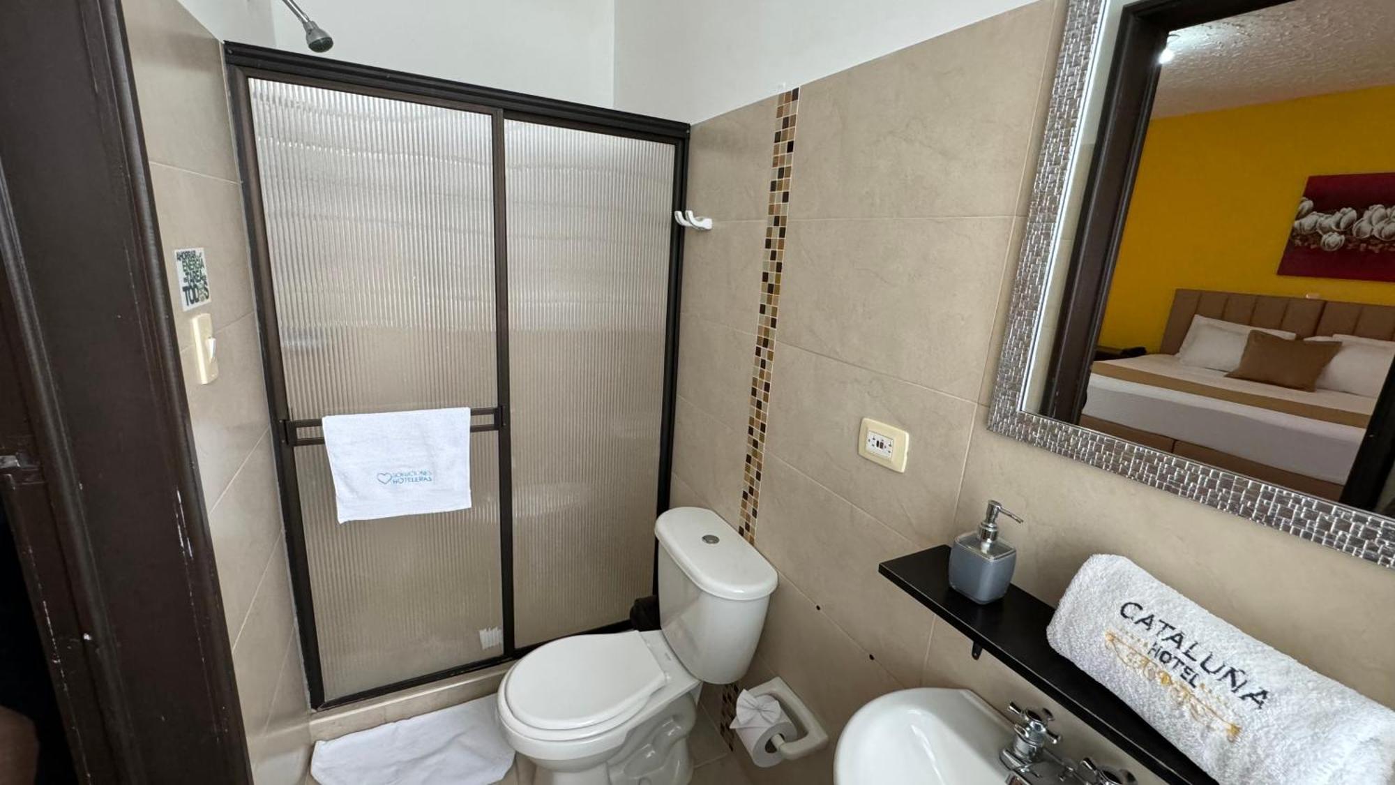 Hotel Cataluna - Soluciones Hoteleras Pereira Buitenkant foto