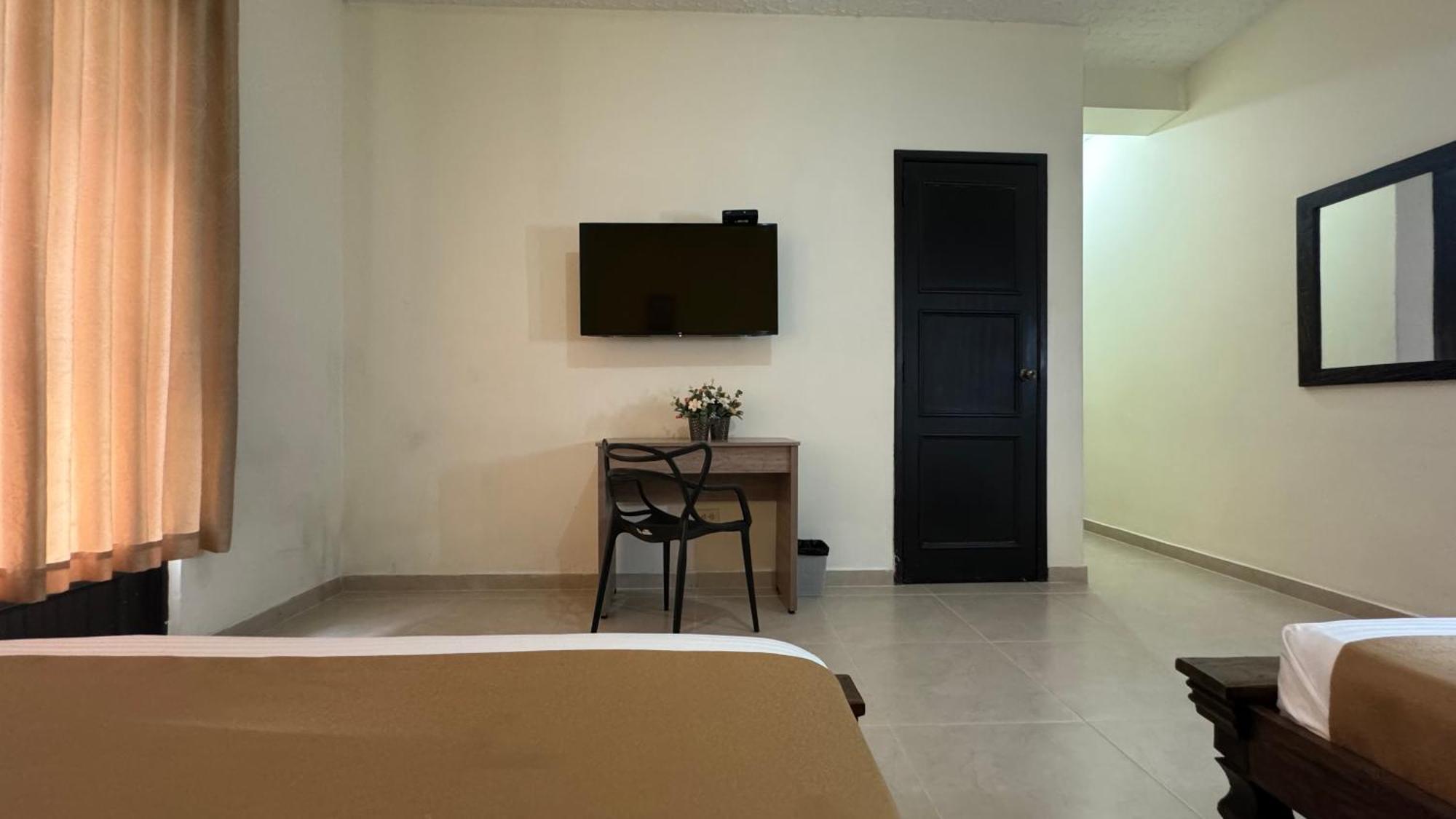 Hotel Cataluna - Soluciones Hoteleras Pereira Buitenkant foto