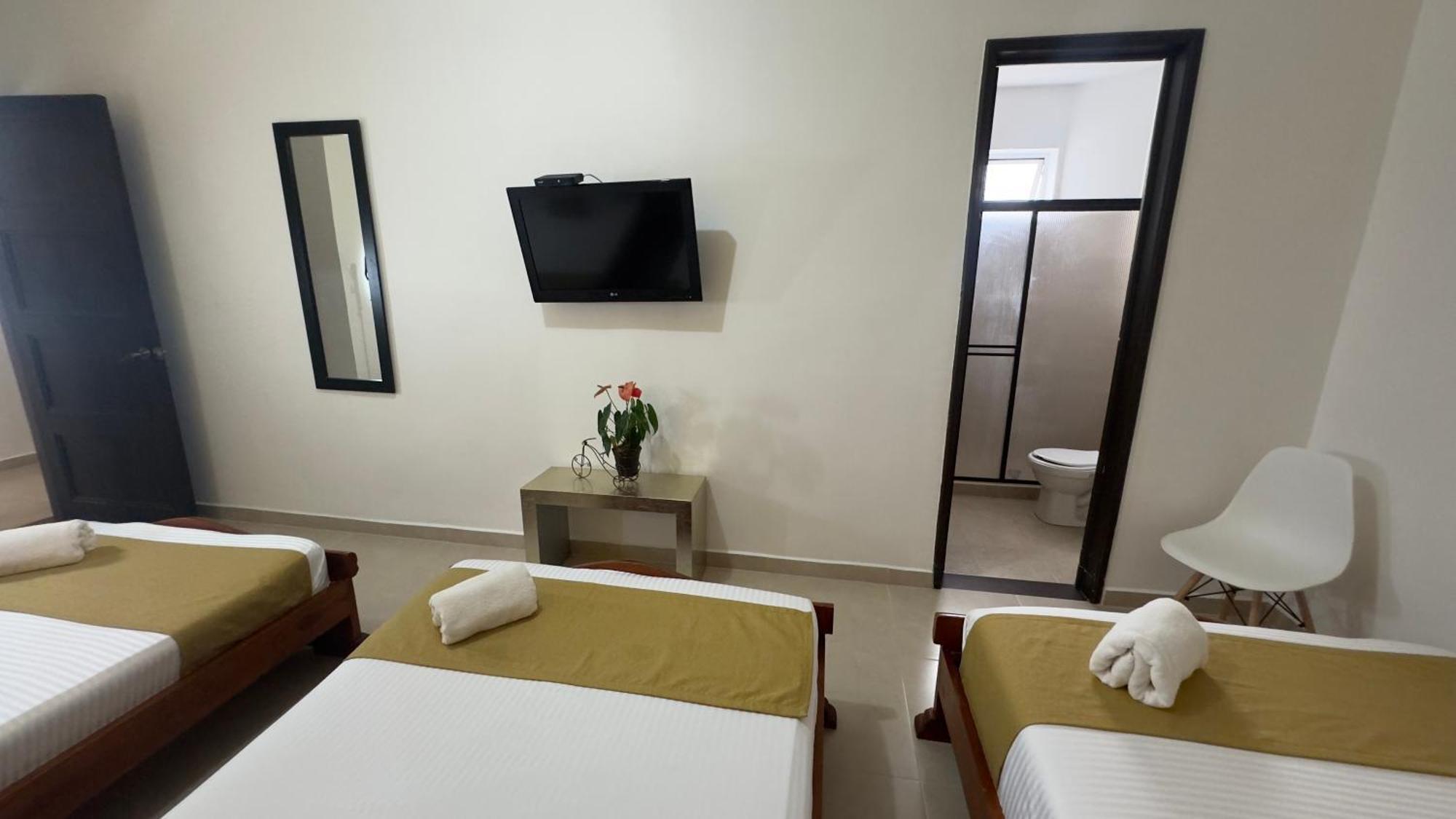 Hotel Cataluna - Soluciones Hoteleras Pereira Buitenkant foto